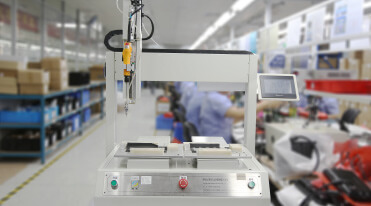 Automatic screw machine